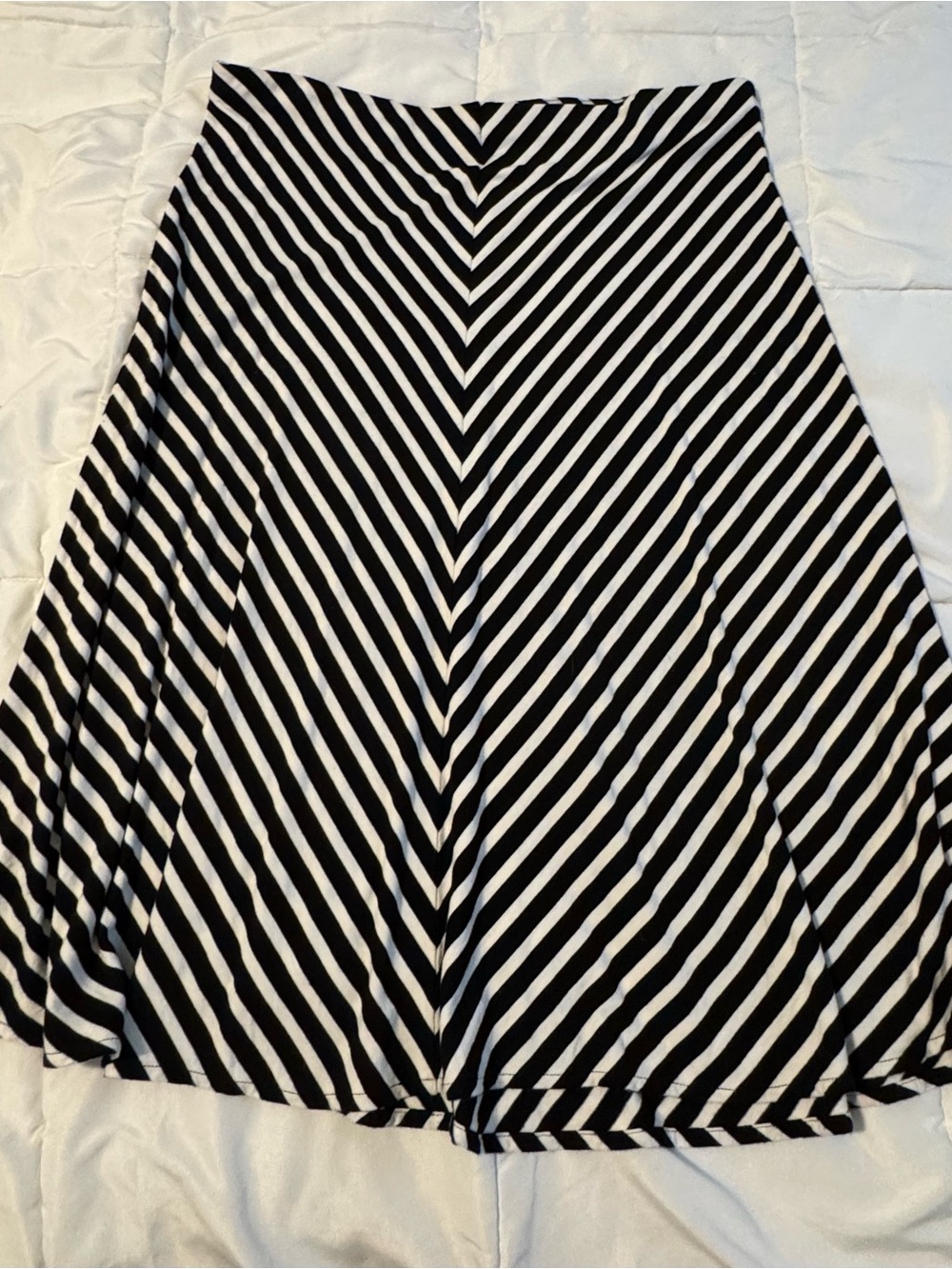 Ann Taylor black and white striped knit skirt